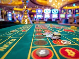 Turnamen mingguan dengan bonus rujukan